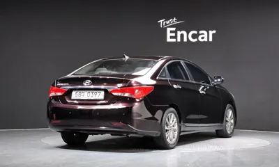 Hyundai Sonata 2014, 155918 км, за 3445.36 USD