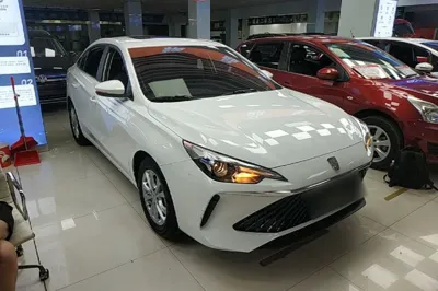 Roewe i5 2023, 22500 км, за 9006 USD - фото 3