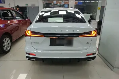 Roewe i5 2023, 22500 км, за 9006 USD - фото 5