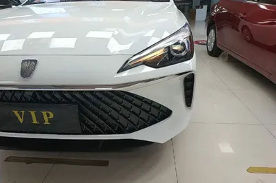 Roewe i5 2023, 22500 км, за 9006 USD - фото 8