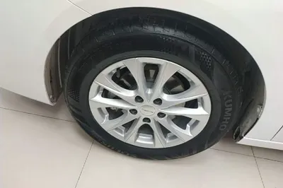 Roewe i5 2023, 22500 км, за 9006 USD - фото 10