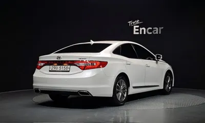 Hyundai Grandeur 2015, 79831 км, за 6188.93 USD