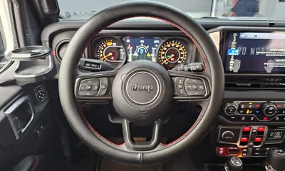 Jeep Wrangler 2024, 4757 км, за 48188.82 USD - фото 14