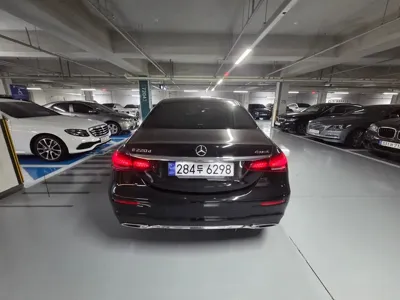 Mercedes-Benz E-Class 2021, 40000 км, за 29867.4 USD