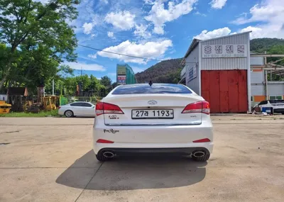 Hyundai i40 2012, 166697 км, за 2246.53 USD