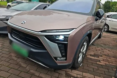 Nio ES8 · 2020 год