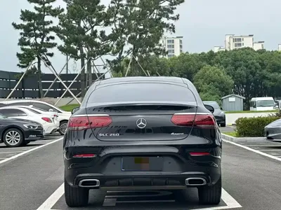 Mercedes-Benz GLC Coupe 2023, 35000 км, за 31393.79 USD - фото 9