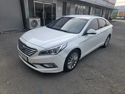 Hyundai Sonata 2015, 62000 км, за 4825.49 USD