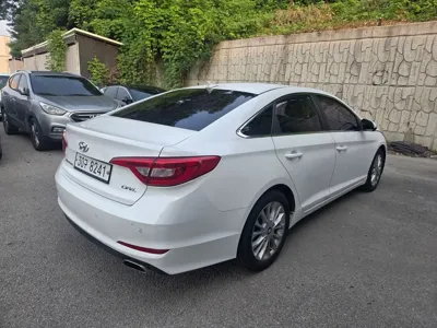 Hyundai Sonata 2015, 62000 км, за 4825.49 USD