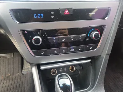 Hyundai Sonata 2015, 62000 км, за 4791.91 USD - фото 15