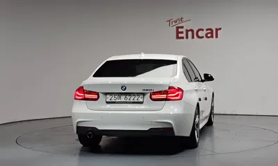BMW 3-Series 2018, 107004 км, за 11068.41 USD