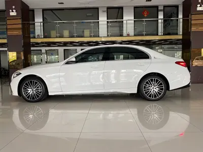 Mercedes-Benz C-Class 2024, 12000 км, за 29173.82 USD