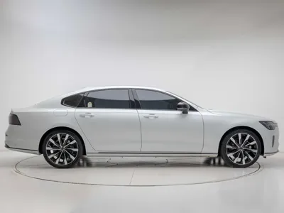Volvo S90 2026, 8152 км, за 37053.88 USD
