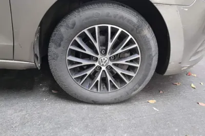 Volkswagen Jetta 2015, 189100 км, за 3281 USD