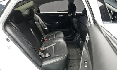 Hyundai Sonata 2011, 158915 км, за 1642.14 USD - фото 12