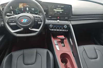 Hyundai Elantra 2023, 2200 км, за 13783 USD - фото 7