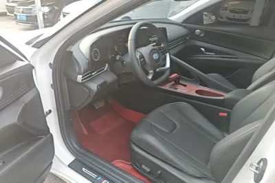 Hyundai Elantra 2023, 2200 км, за 13783 USD - фото 13
