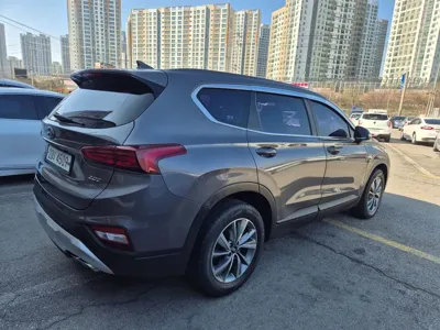 Hyundai Santafe 2019, 107687 км, за 10245.91 USD