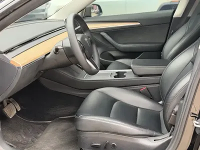 Tesla Model 3 2023, 80000 км, за 16944.39 USD