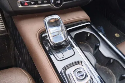 Volvo S90 New Energy 2021, 63600 км, за 20957 USD - фото 14