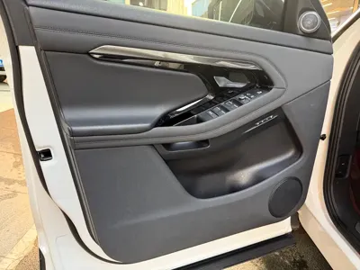 Land Rover Evoque 2020, 84000 км, за 17677.59 USD - фото 7