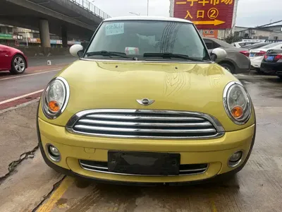 MINI MINI 2010, 100000 км, за 3668.16 USD