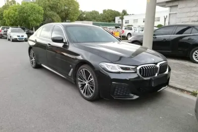 BMW 5 Series 2021, 60300 км, за 32313 USD