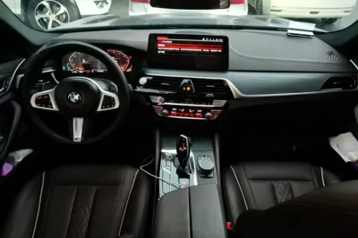 BMW 5 Series 2021, 60300 км, за 32313 USD - фото 12
