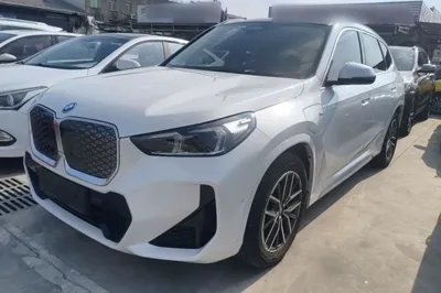 BMW iX1 · 2023 год