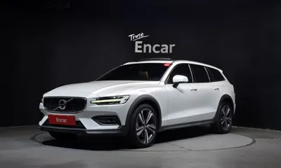 Volvo V60 · 2019 год