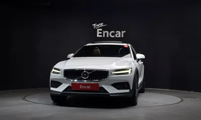 Volvo V60 2019, 38332 км, за 20217.93 USD