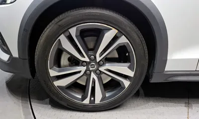 Volvo V60 2019, 38332 км, за 20217.93 USD