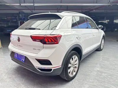 Volkswagen T-Roc 2023, 96000 км, за 11741.97 USD