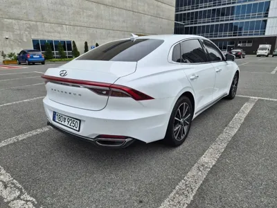 Hyundai Grandeur 2020, 100162 км, за 11384.35 USD