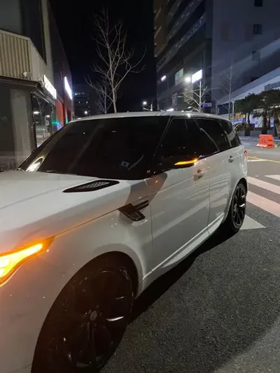 Land Rover Range Rover Sport 2016, 89000 км, за 22276.59 USD