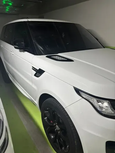 Land Rover Range Rover Sport 2016, 89000 км, за 22276.59 USD