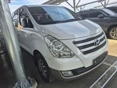 Hyundai Starex 2018, 130000 км, за 9650.99 USD