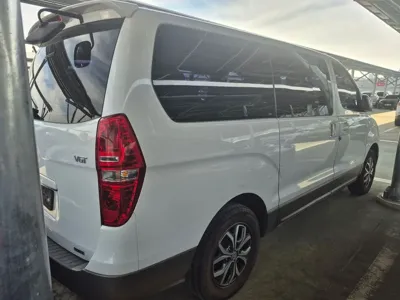Hyundai Starex 2018, 130000 км, за 9650.99 USD