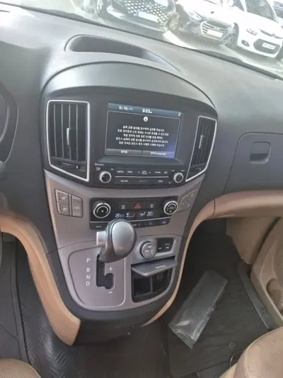 Hyundai Starex 2018, 130000 км, за 9583.83 USD - фото 16