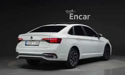 Volkswagen Jetta 2023, 34077 км, за 20021.01 USD