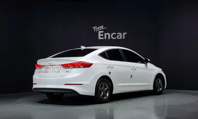 Hyundai Avante 2017, 38596 км, за 7741.35 USD