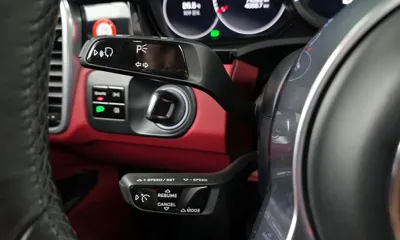 Porsche Cayenne 2019, 74563 км, за 45596.12 USD - фото 29