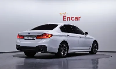 BMW 5-Series 2018, 81569 км, за 16187.64 USD