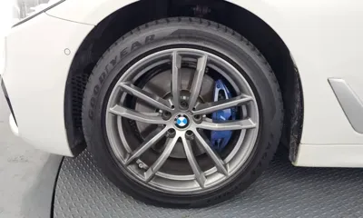 BMW 5-Series 2018, 81569 км, за 16187.64 USD