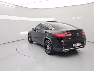 Mercedes-Benz GLC-Class 2019, 98926 км, за 19372.03 USD