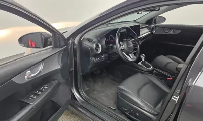 Kia K3 2023, 29601 км, за 11152.68 USD - фото 10