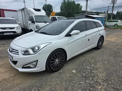 Hyundai i40 2012, 320000 км, за 1962.72 USD