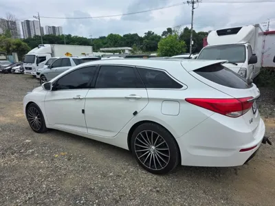 Hyundai i40 2012, 320000 км, за 1962.72 USD