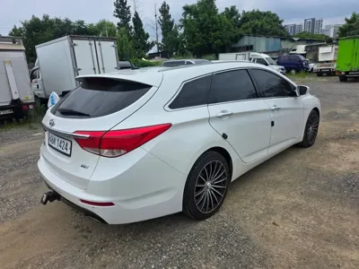 Hyundai i40 2012, 320000 км, за 1962.72 USD