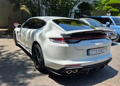 Porsche Panamera 2014, 181000 км, за 26913.48 USD